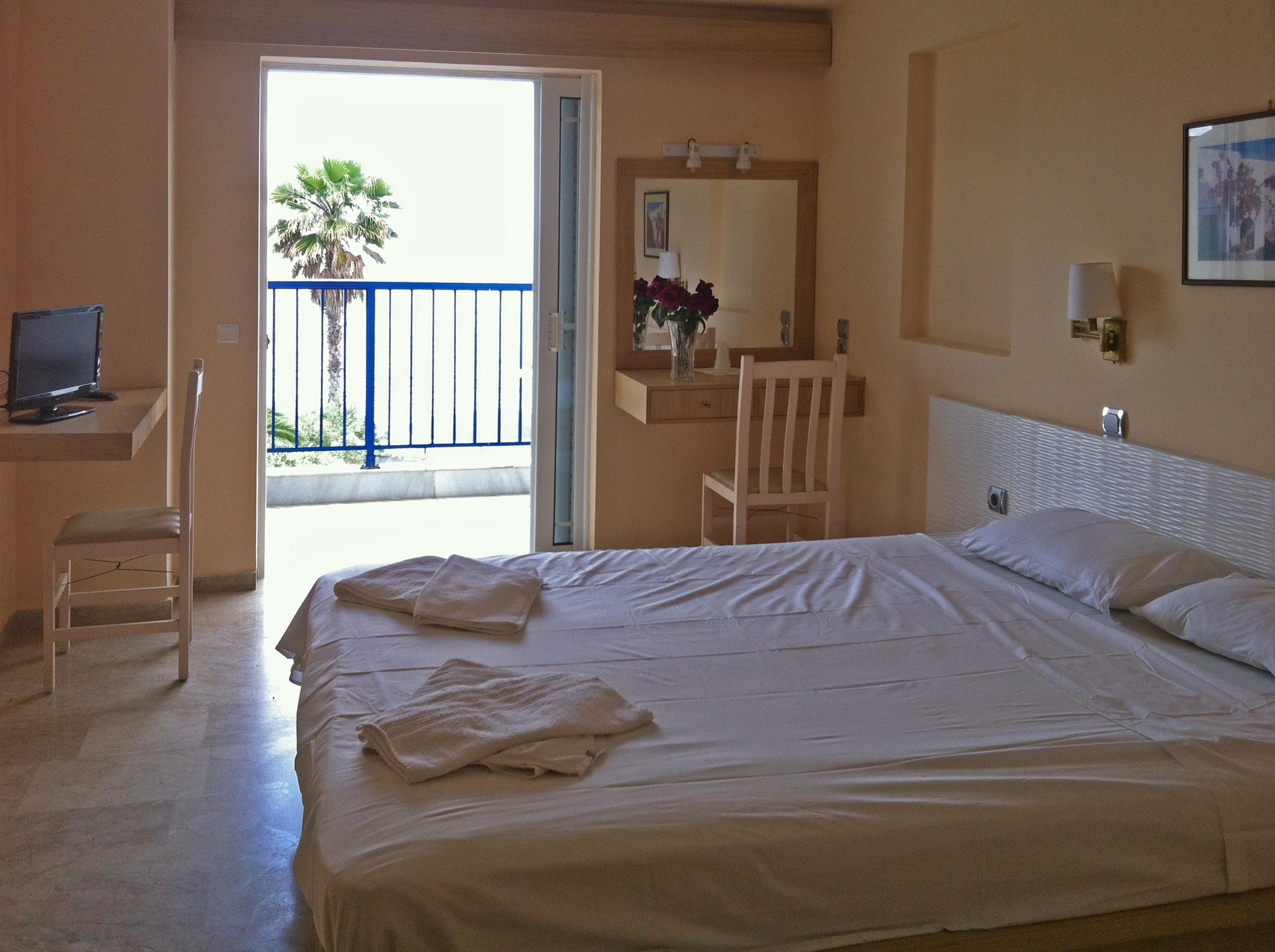 Hotel Golden Sun Finikounta Esterno foto