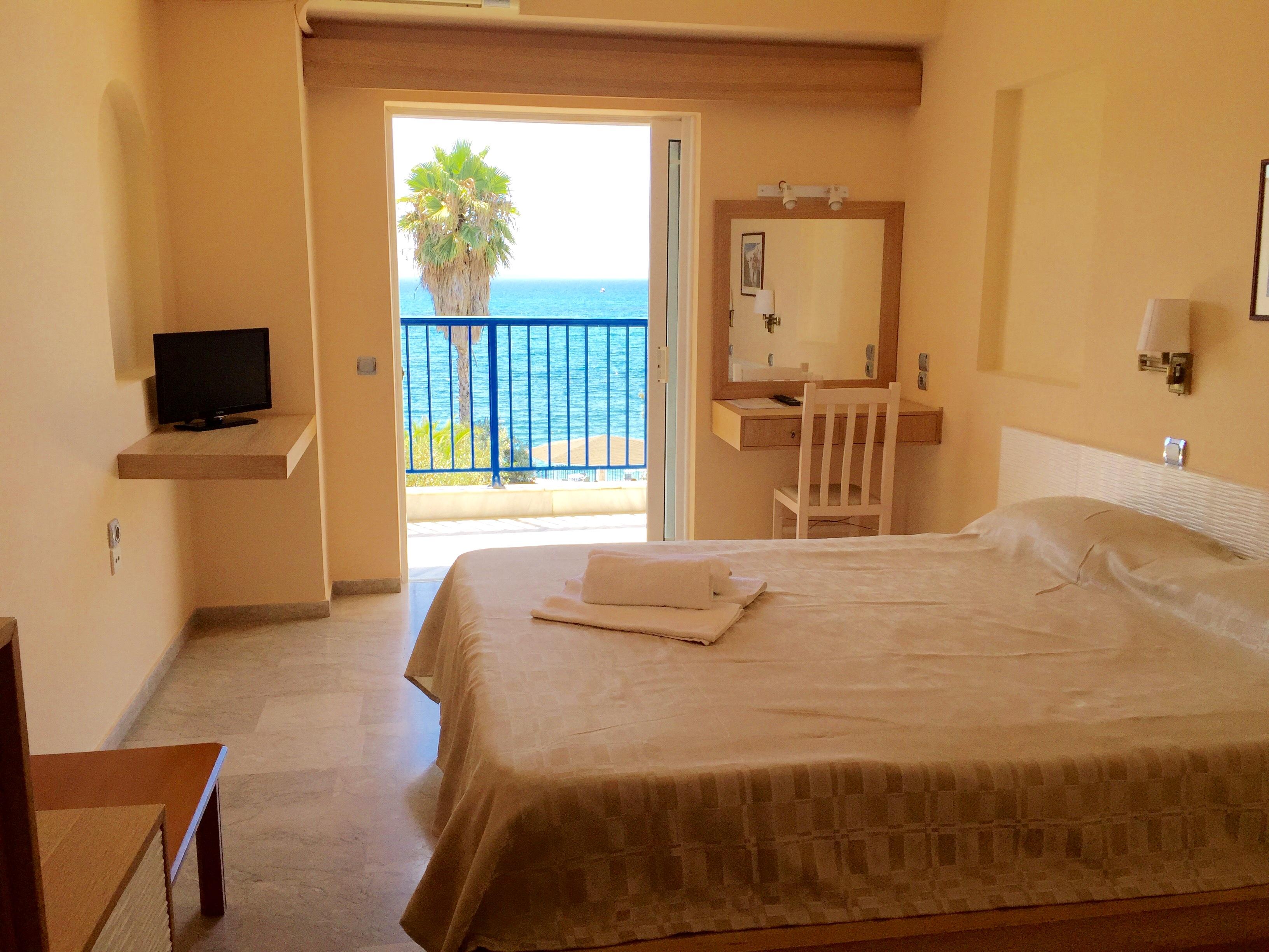 Hotel Golden Sun Finikounta Esterno foto