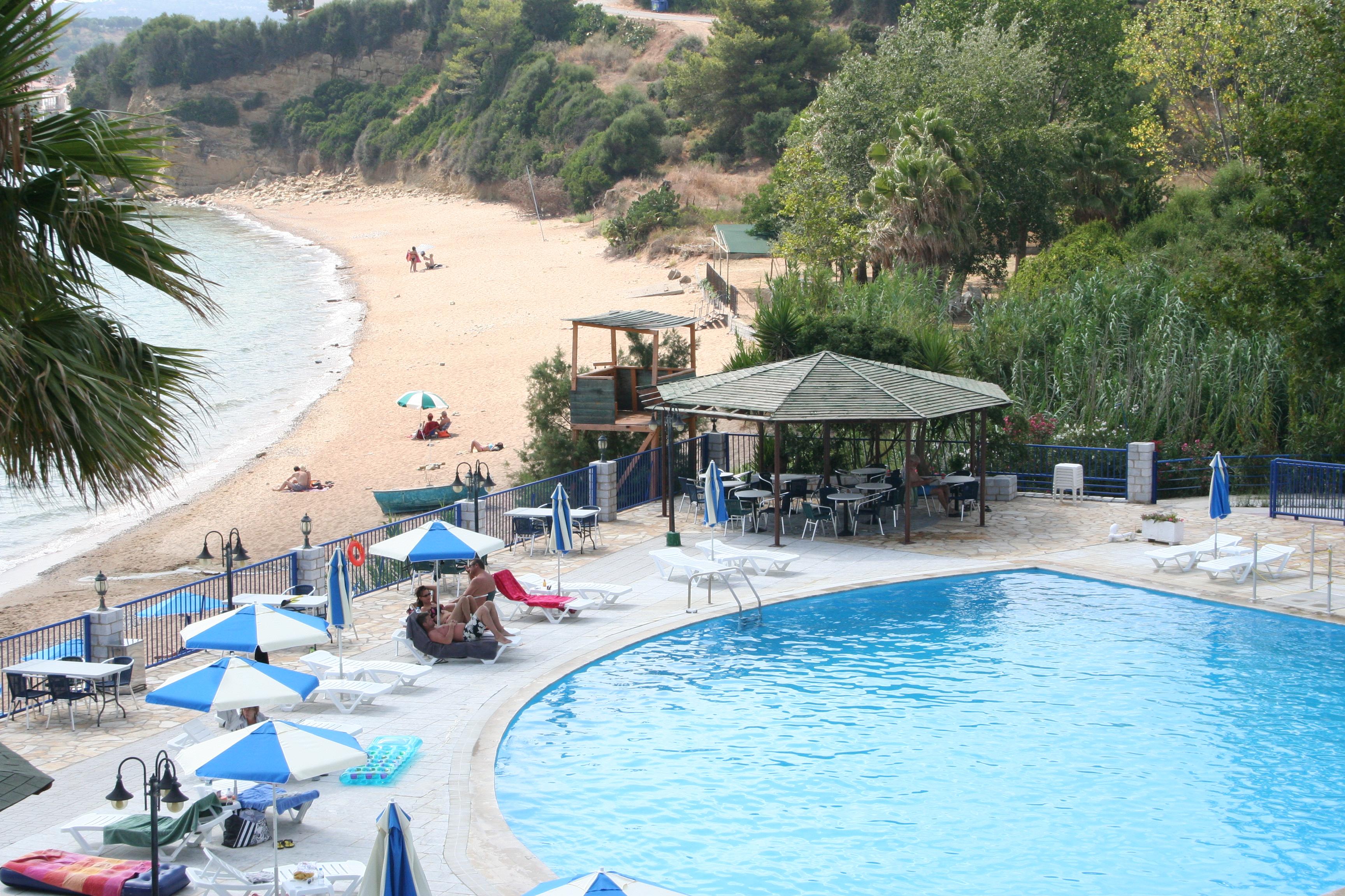 Hotel Golden Sun Finikounta Esterno foto