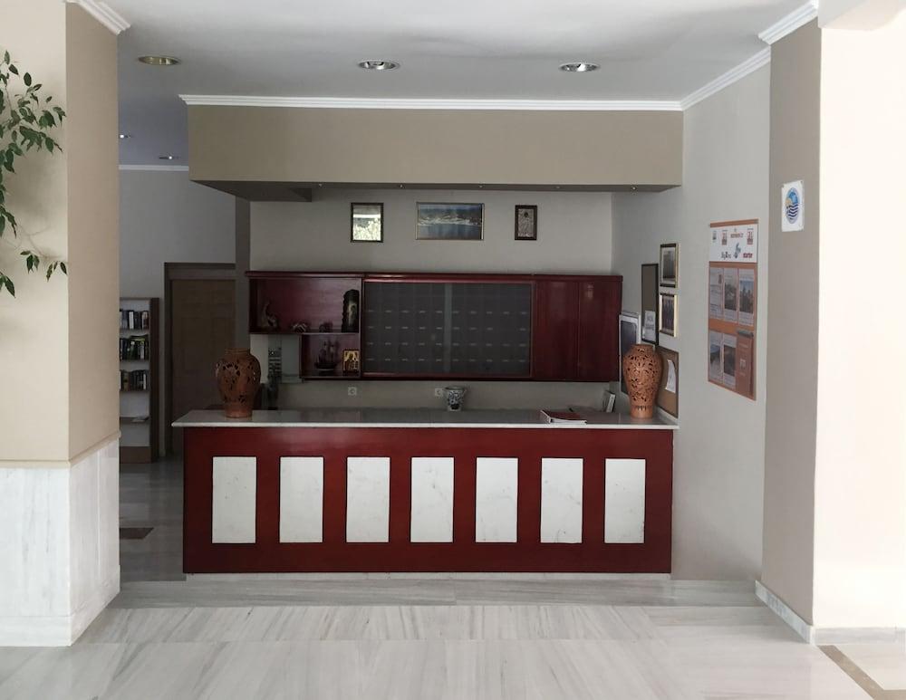 Hotel Golden Sun Finikounta Esterno foto