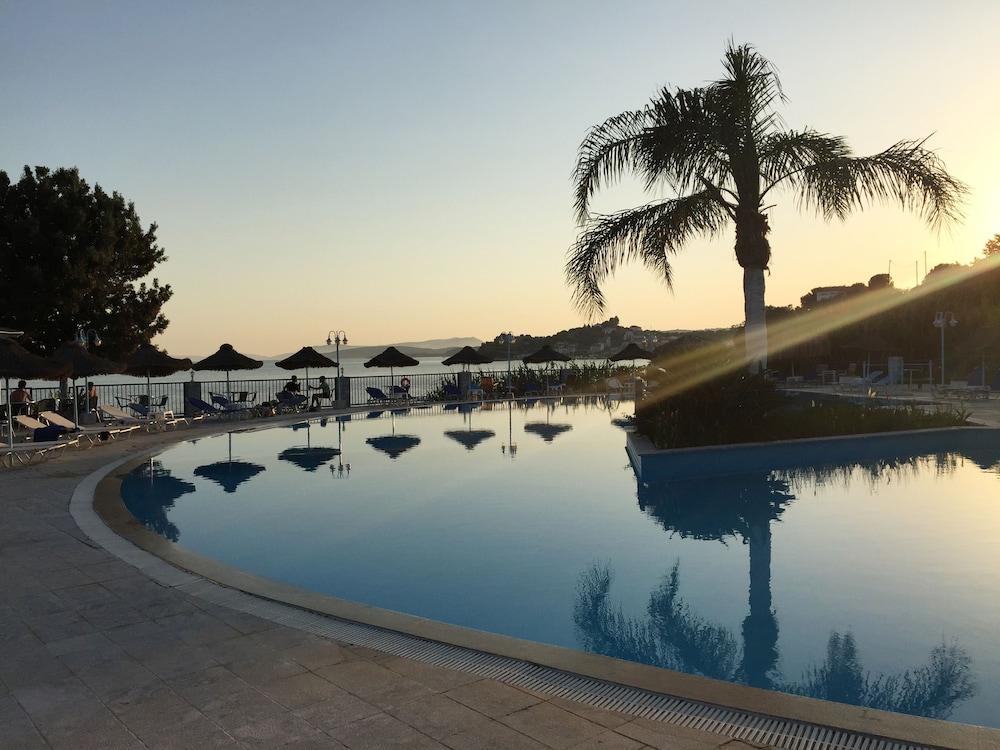 Hotel Golden Sun Finikounta Esterno foto