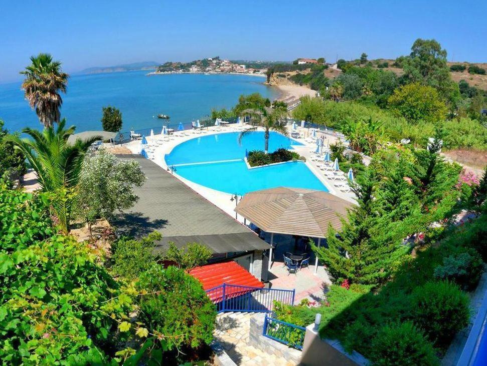 Hotel Golden Sun Finikounta Esterno foto