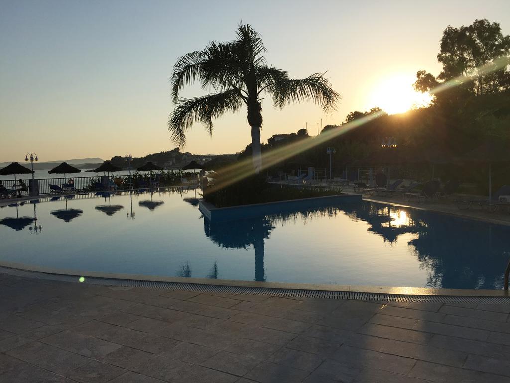 Hotel Golden Sun Finikounta Esterno foto