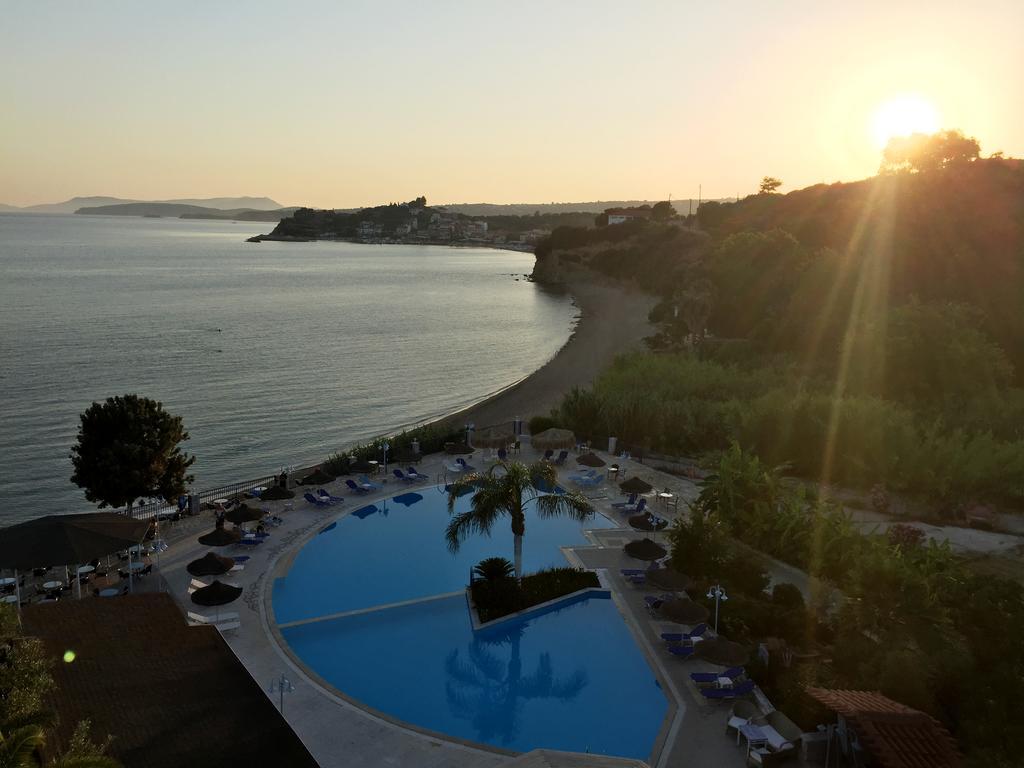 Hotel Golden Sun Finikounta Esterno foto